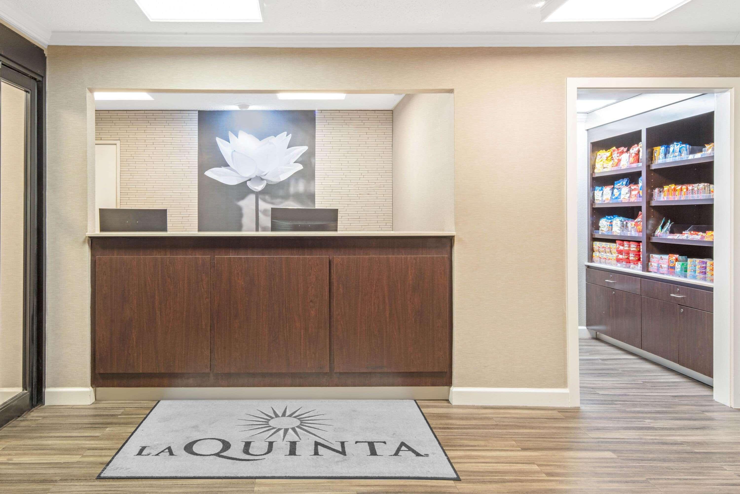 Отель La Quinta By Wyndham Baton Rouge Siegen Lane Prairieville Экстерьер фото